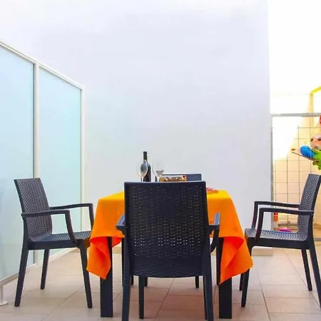 Lo Spioncino Apartment *